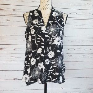 NWT Vince Camuto Black White Floral Sleeveless Top